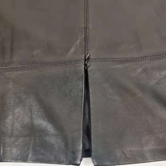St. John Sport Black Leather Skirt Sz 10 Vtg. - Picture 6 of 12